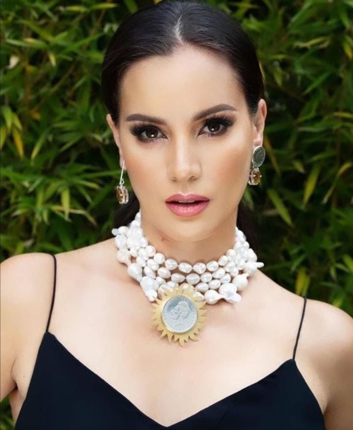 lahistoriaec's tweet photo. Siempre fashion y con glamour. La presentadora del programa La Noche es Virgen, Carla Larrea Falconí, será el binomio de Henry Cucalón, por el partido Romista Construye. #TodoPorUnVoto https://t.co/MUPeOqxfTR