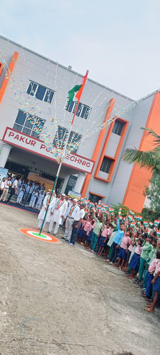 PakurPolytechn1's tweet photo. समस्त देशवासियों को स्वतंत्रता दिवस की हार्दिक शुभकामनाएं।💐🇮🇳 🇮🇳
#IndependenceDayIndia #IndependenceDay #IndependenceDay2024
#स्वतंत्रता_दिवस
#Pakurpolytechnic https://t.co/NiWavC7OGG