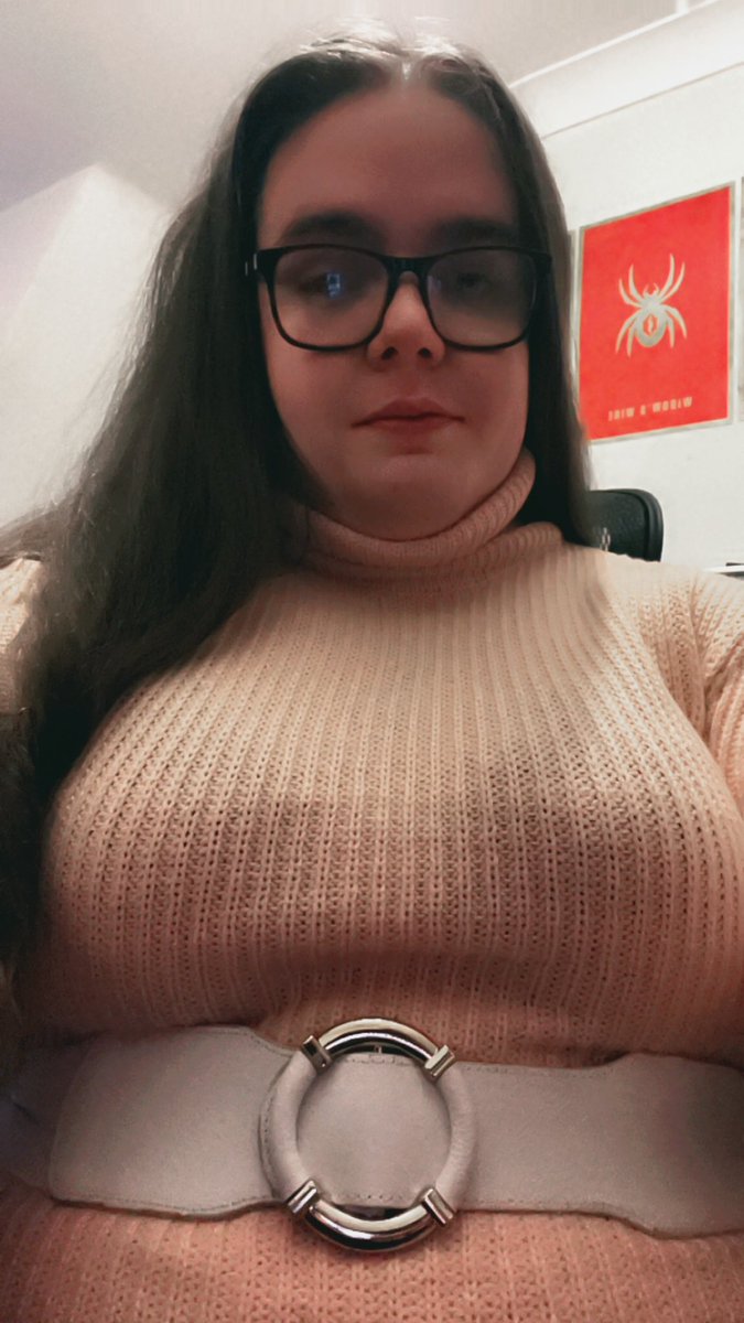 CallMeConnie__'s tweet photo. A few new selfies lol, been feeling more comfortable with no makeup at just a light filter, hopefully I can feel comfortable with neither one day but we will see ;-; xx https://t.co/tMyK7Mtnvj
