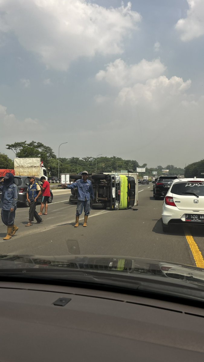 Jagorawi arah Bogor KM 20 <a href="/RadioElshinta/">Radio Elshinta</a>