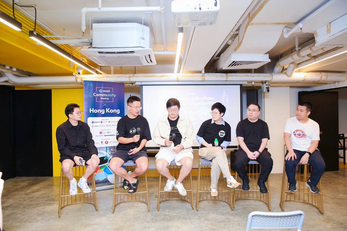 Bitlayer_IDN's tweet image. 📍 Di acara Meetup @AvailProject di Hong Kong.
🌐 Co-Founder kami @0xkevinhe berpartisipasi dalam diskusi panel tentang "Bagaimana aplikasi dapat meningkatkan adopsi massal?" untuk mengeksplorasi strategi utama dalam memajukan adopsi Bitcoin.
#Bitcoin #MassAdoption #Bitlayer