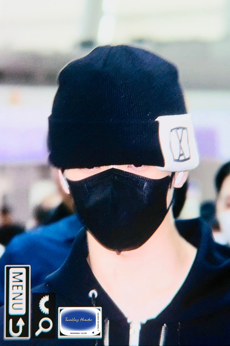 ruth_f0205's tweet photo. 240815 ICN 출국 지성

오늘 공손꾸벅햄스터야.. 귀여워..🥹

#지성 #チソン #JISUNG 
#엔시티드림 #NCTDREAM #NCT https://t.co/vO90AOckbv