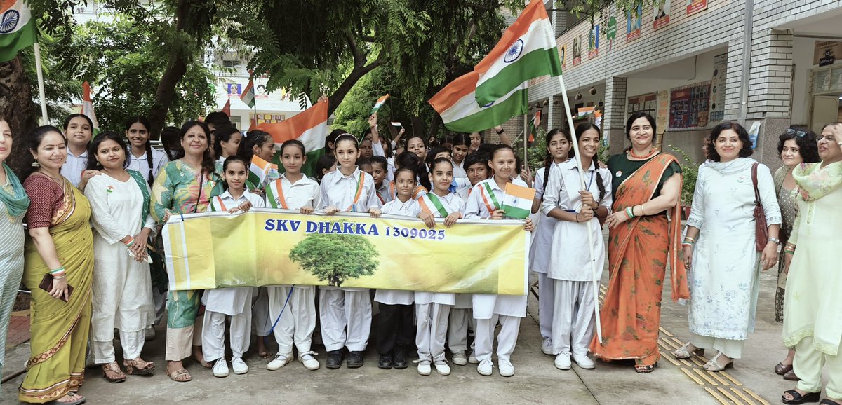 SkvDhakka's tweet photo. #IndependenceDay2024

As part of the celebration of 78th Independence Day, SKV Dhakka led a vibrant #Tiranga March on 14th August 2024.

 #HarGharTiranga
@Dir_Education @dilli_shiksha @EduMinOfIndia https://t.co/o2DB5do1LS
