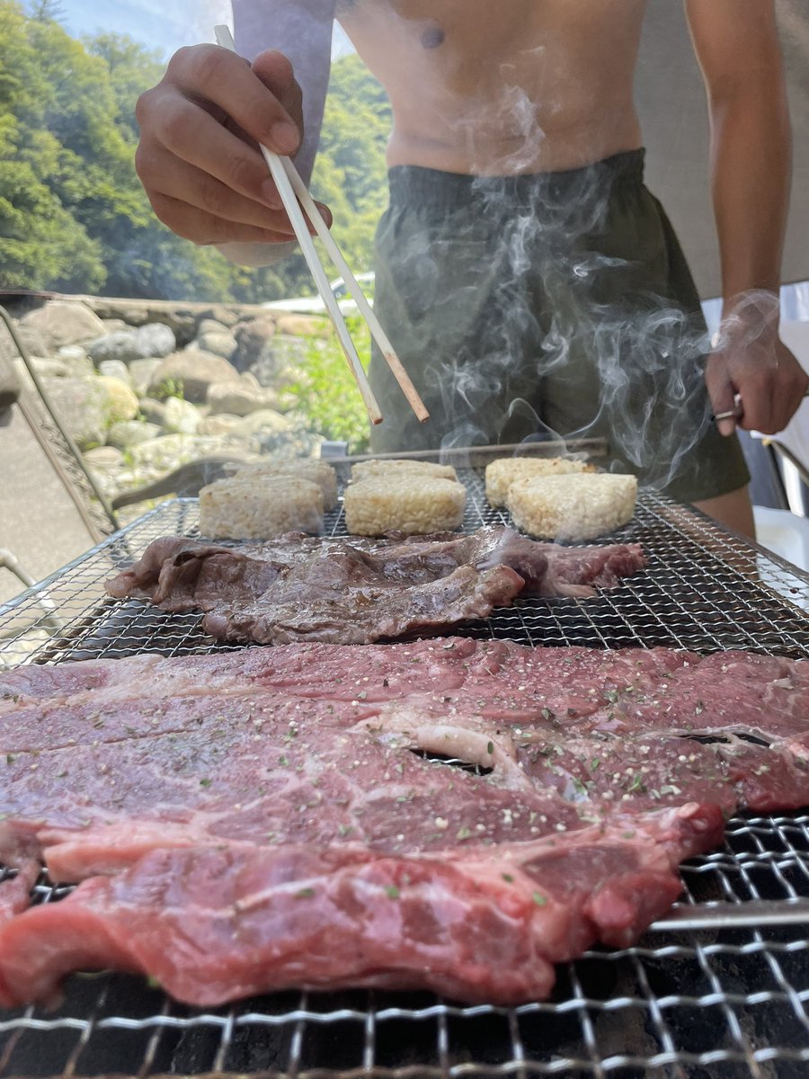 freesaunacar's tweet photo. お肉食べて、サウナ入って、川飛び込んで！
このシーズンに絶対試してみて

#サウナ好きと繋がりたい  #サウナ女子  #サウナ男子  #サウナー  #サ活  #トトノウ #サウナ  #サウナカー  #サウナカーレンタル  #フリーサウナカー https://t.co/NN588PlkK0
