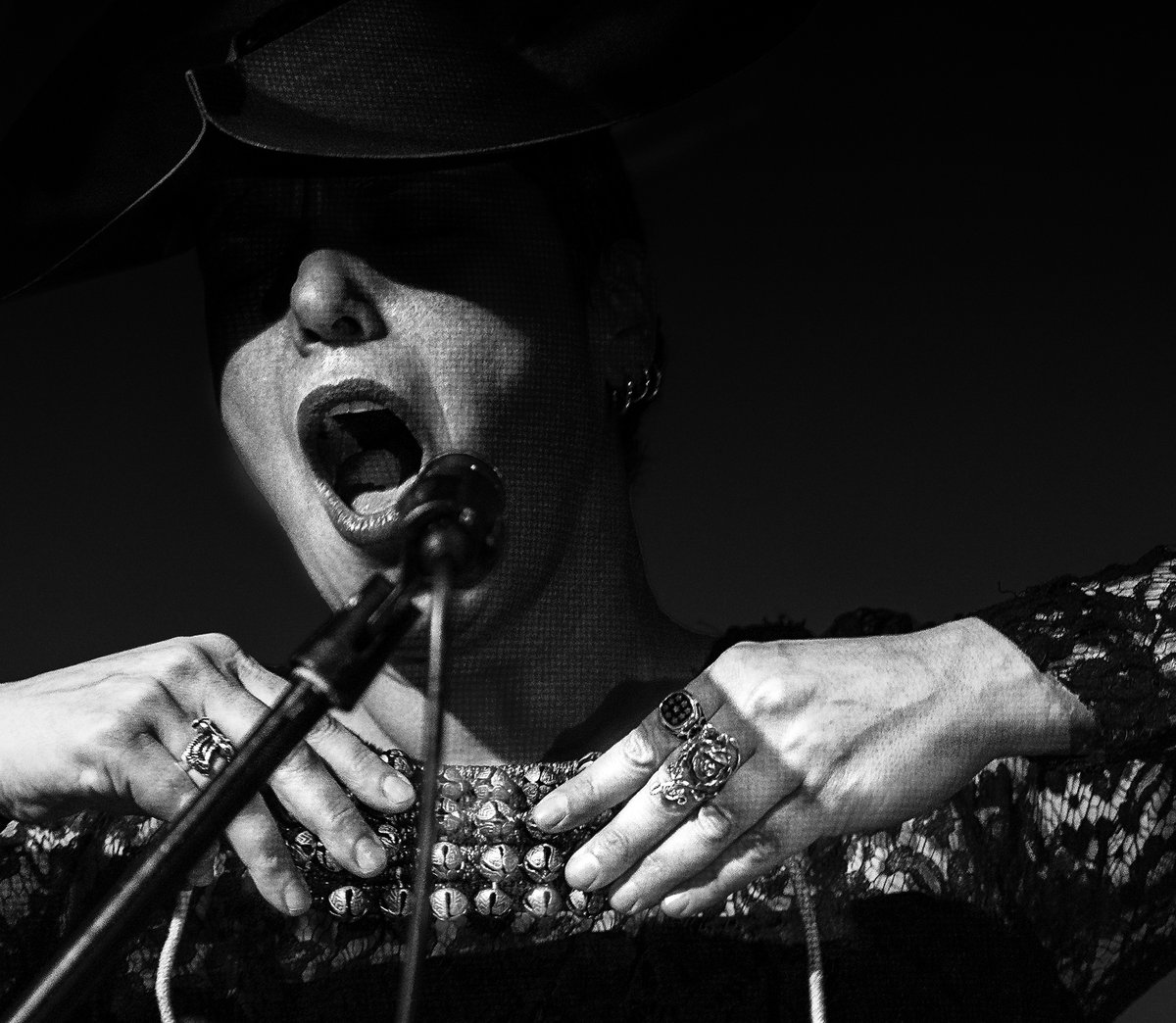 SharonGalWorld's tweet image. Opening for @LITVRGY performing a solo set @Cafeoto on the 25th cafeoto.co.uk/events/liturgy…
#experimentalmusic #extendedtechnique #voice #electronics #noise #doom #blackmetal #shamanic