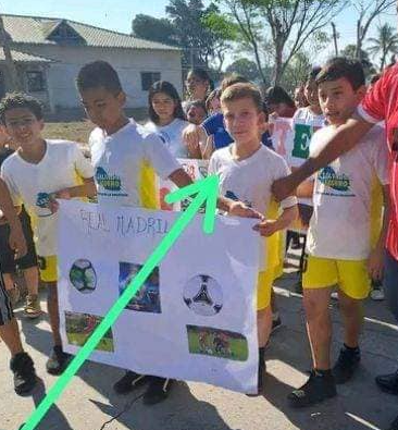 OscarjrA2's tweet photo. Él es Elmer Esau Alfaro de 13 años de edad, Fue visto por última vez este dia en San Sebastián, San Vicente, vestía camisa color celeste,  Si alguien lo ha visto o tiene información. Por favor avisar a Liset Alfaro su hermana al telefono: 6444 - 1387
@PNCSV 
@FUERZARMADASV https://t.co/WJkJBU6EPB