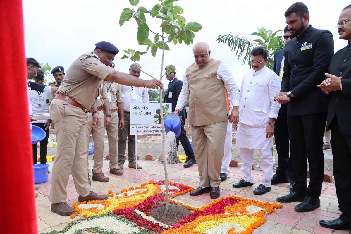 CMO Gujarat tweet media