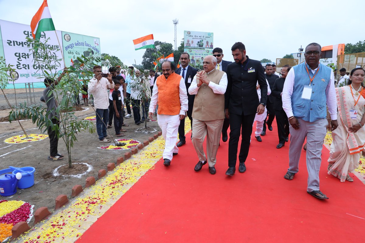 CMO Gujarat tweet media