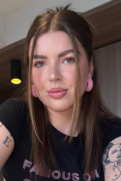 <a href="/GloriousVi10074/">Glorious Victoria</a>