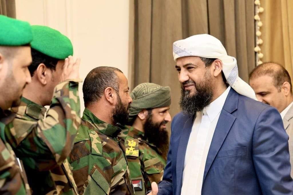 malekalyazidi's tweet photo. لا يجرؤون على المواجهه فهم يعلمون من انت وما الحملات الاعلامية الا لغة الجبناء، عبدالرحمن المحرمي ابو زرعه رجل ميداني صنعته الجبهات وان اردتم النيل منه عليكم مجاراته في الميدان حيث يكون غير ذلك لا تتعبوا أنفسكم https://t.co/ihJsaVOaaa
