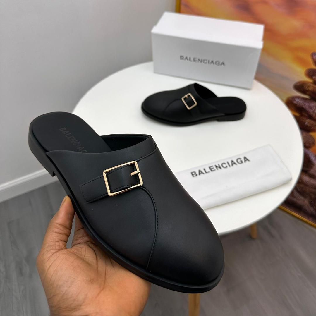 SmartestFit's tweet photo. No allow this economy deny u better bata o. Send a DM for quality footwear. https://t.co/PXnnzRlyU0