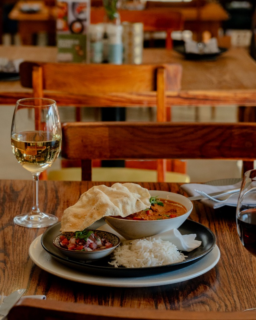 tulbagh_hotel's tweet image. Swipe 👉 Drool 👉 Swipe 👉 Drool 👉 Visit ❤️

Book your table 😍

#Tulbagh #RestaurantsInTulbagh #LocallySourced #WinterMenu #LocalIsLekker #FoodieFavourites