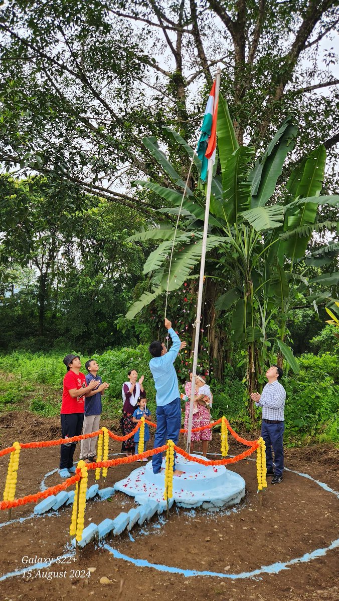 ROBItanagar's tweet photo. Staffs of CBC Itanagar RO celebrating The 78th Independence Day... 

#IndependenceDay #ProudIndian #HarGharTiranga https://t.co/S6EQea5mbl