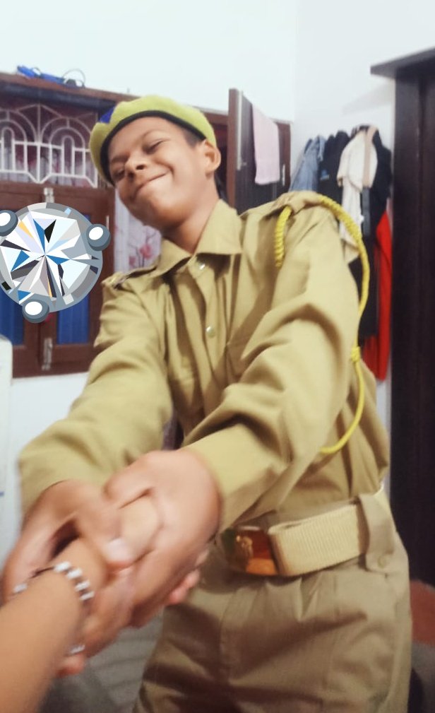 My cutie became S.P today and said ki didi ab tmhe tumhare gunahon ki saza milegi chlo jail mai😂😂