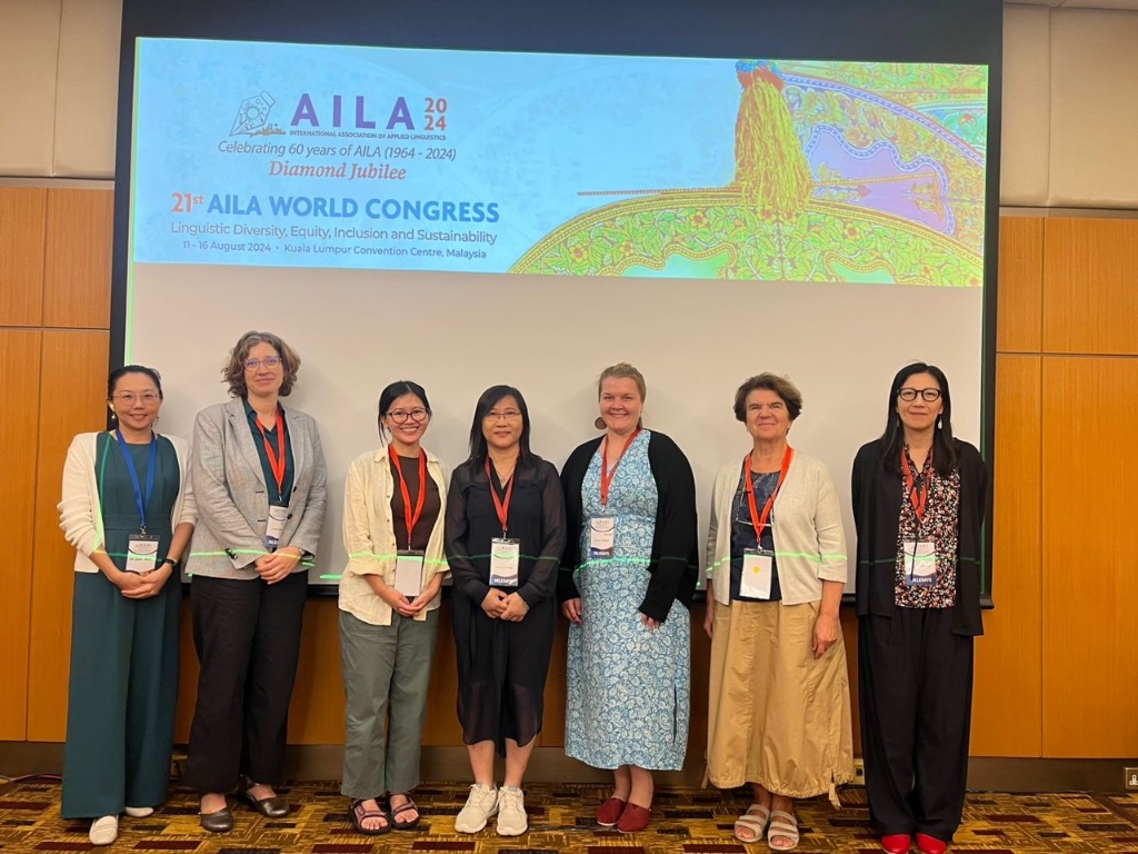 Seong Lin Ding (@seongding) on Twitter photo I am pleased to present some of my findings on Family language policy in #AILA2024. And good to meet some new friends <a href="/HannaTorsh/">Hanna Torsh</a> I am pleased to present some of my findings on Family language policy in #AILA2024. And good to meet some new friends <a href="/HannaTorsh/">Hanna Torsh</a>