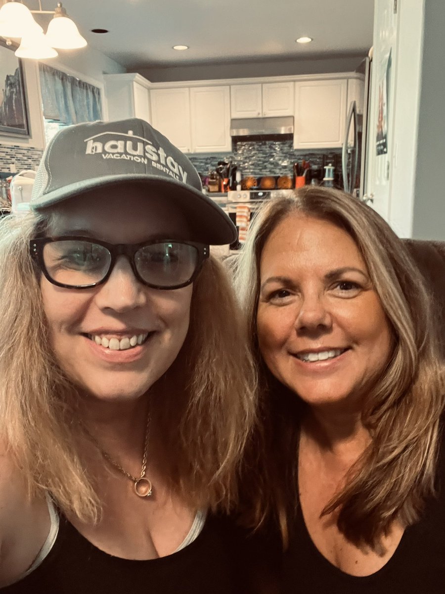 mel_med_larson's tweet photo. @lazmarquez You know I’m not put out to pasture yet, Laz, as I’m three weeks away from turning 55…. 💪💖
Me & my friend Raquel (on the right). https://t.co/GEkb4psAbc