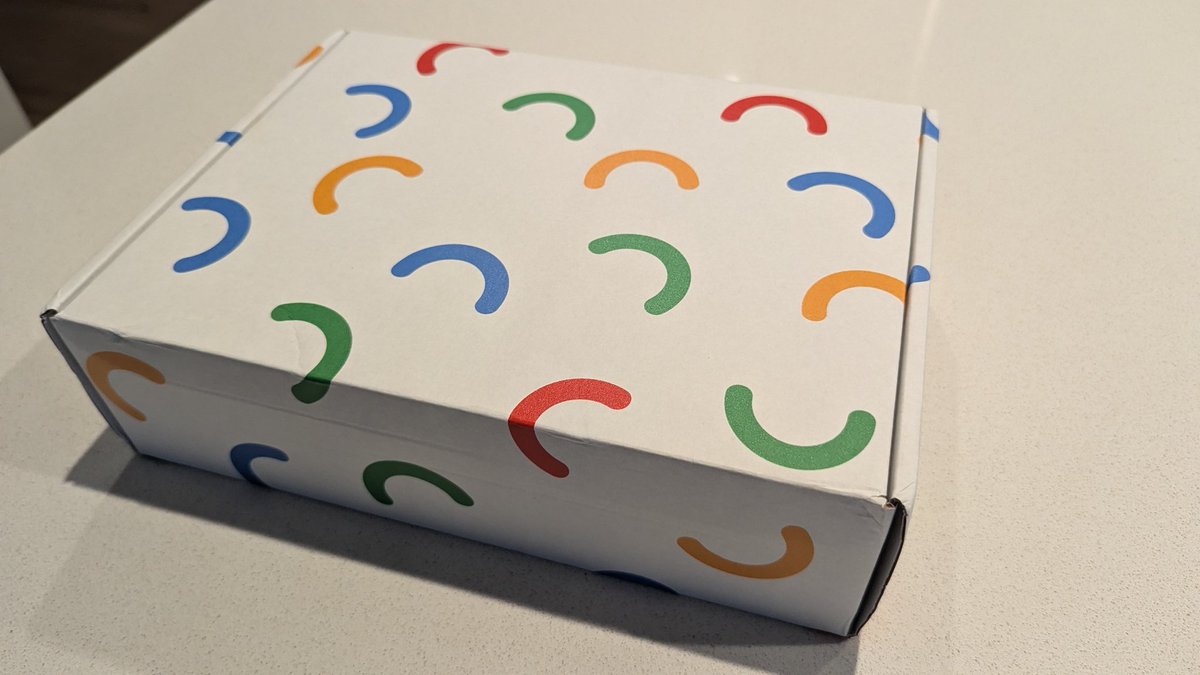 techAU's tweet photo. Hmmm.. wonder what this could be.. https://t.co/rA6tEgFC1f