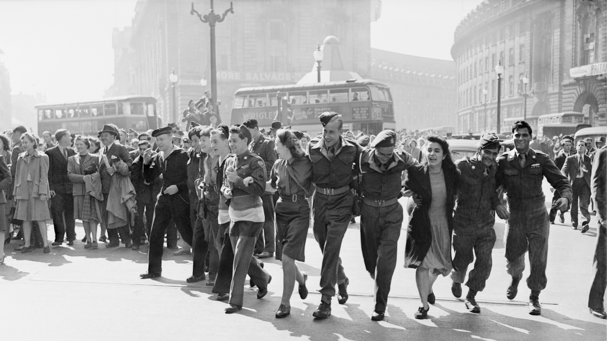 PoppyLegion's tweet photo. Today marks 79 years since VJ Day, marking the surrender of Japan and ending of #WW2.

Join us as we remember the contribution of all British, Commonwealth and Allied Forces in the Far East.

We look forward to commemorating the 80th anniversary of both VE and VJ Day next year. https://t.co/lzxxUnk989