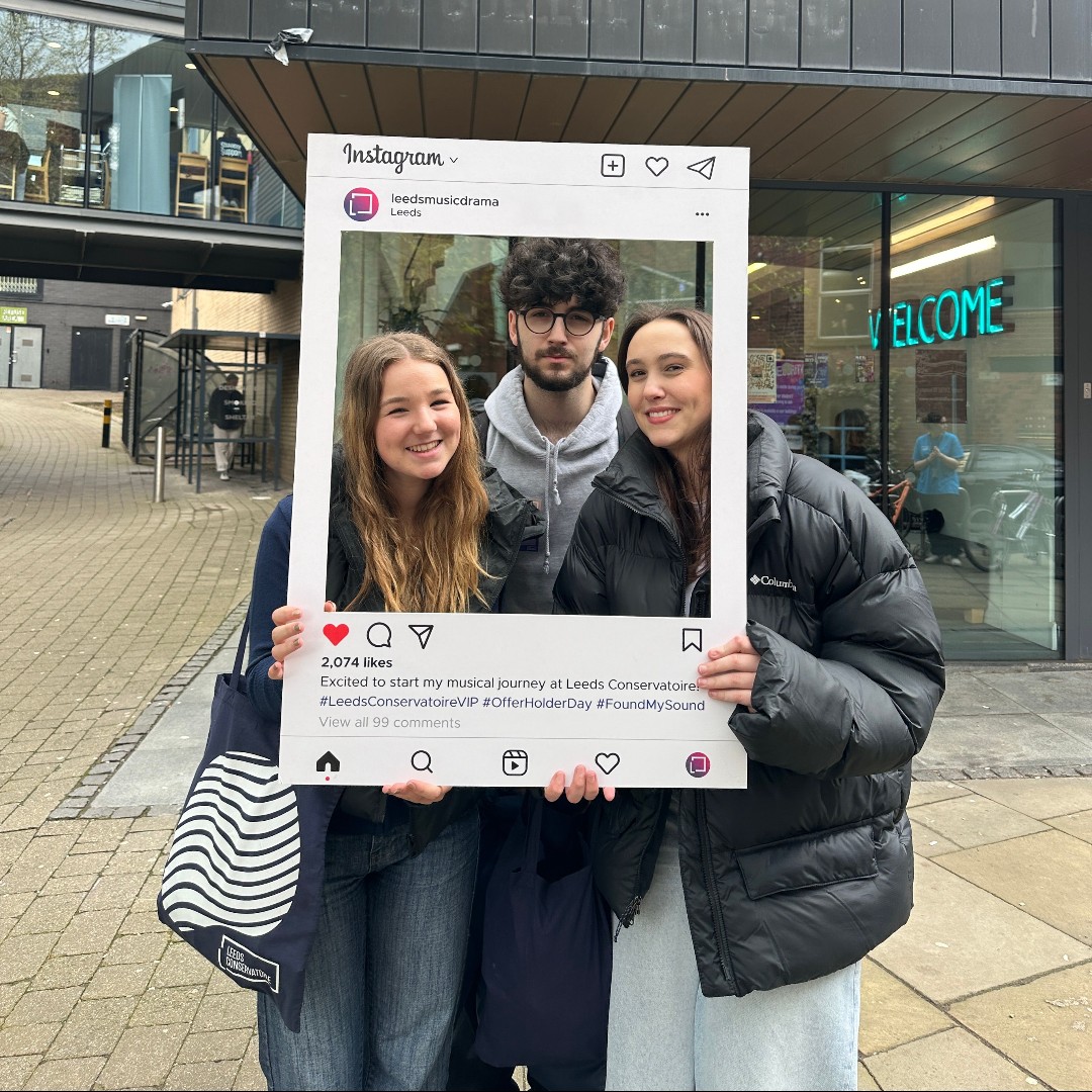 Good luck to everyone getting their A Level results today 🤩

Let us know if you will be joining us in September by tagging us @leedsmusicdrama 💙🎶🎭

Still looking for a place? We have spaces on many of our Music and Drama degrees 👇leedsconservatoire.ac.uk/clearing