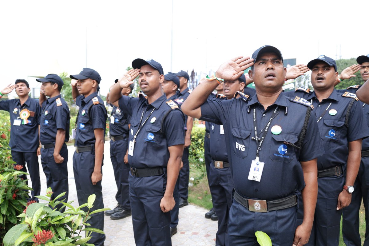 CDA_CUTTACK's tweet photo. The event saw a vibrant gathering of CNBT Managers, Maintenance &amp; Management Staff, Police and Traffic Personnel, Bus Staff, Coolies, and members of the public, all united in celebrating our nation's enduring spirit of freedom.  

#CDA #CNBT #cuttacknetajibusterminal https://t.co/4dXf0LGSPJ
