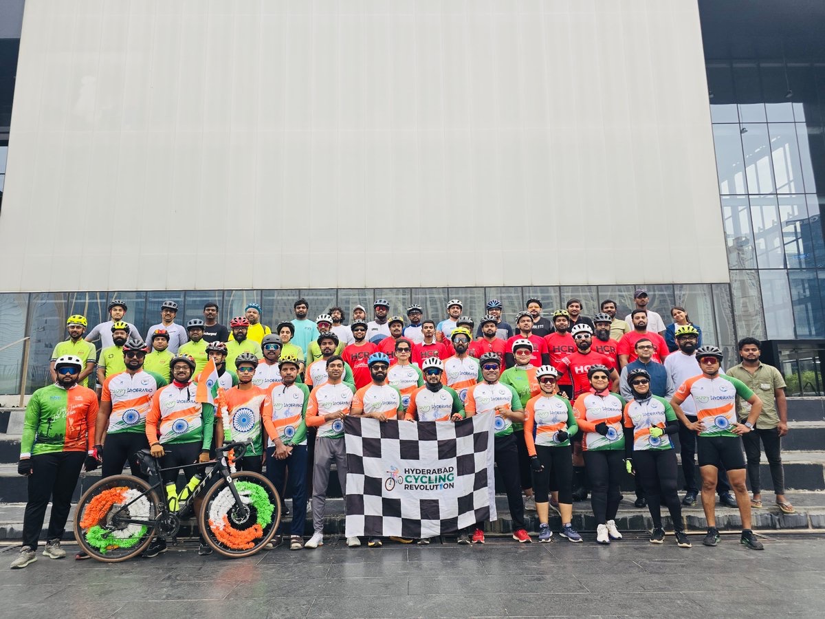 walkaholic_7's tweet photo. @happy_hyderabad Independence Day ride to T-works.
 Thank you everyone for participating in huge number and making the event successful.
Wish you a happy #IndependenceDay🇮🇳🇮🇳
#activemobility #happyhyderabad #hyderabadcyclingrevolution
#HCR4.0 https://t.co/wf8G0WvuIV