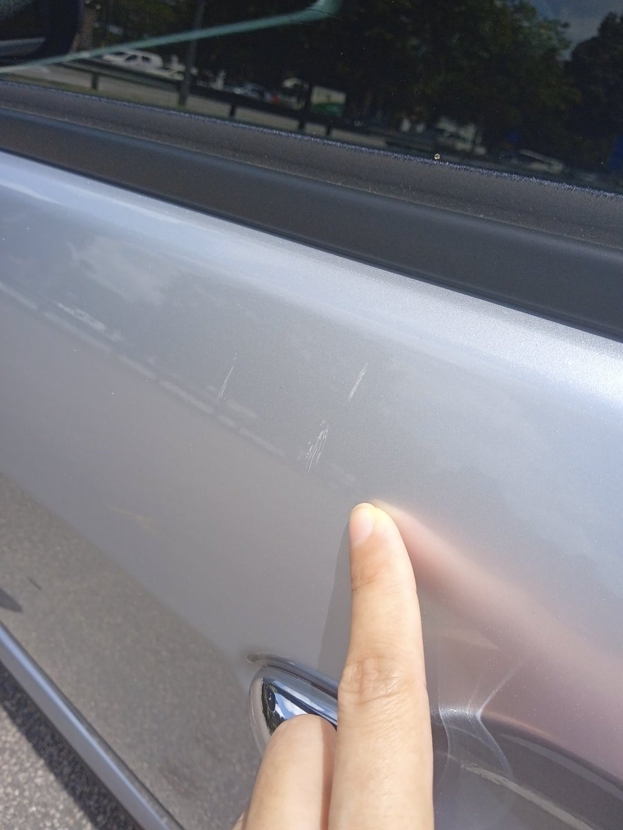 _nffaa's tweet photo. Ada org sengaja buat scratches semua ni. How to hilangkan dia? https://t.co/sjyQunUzez