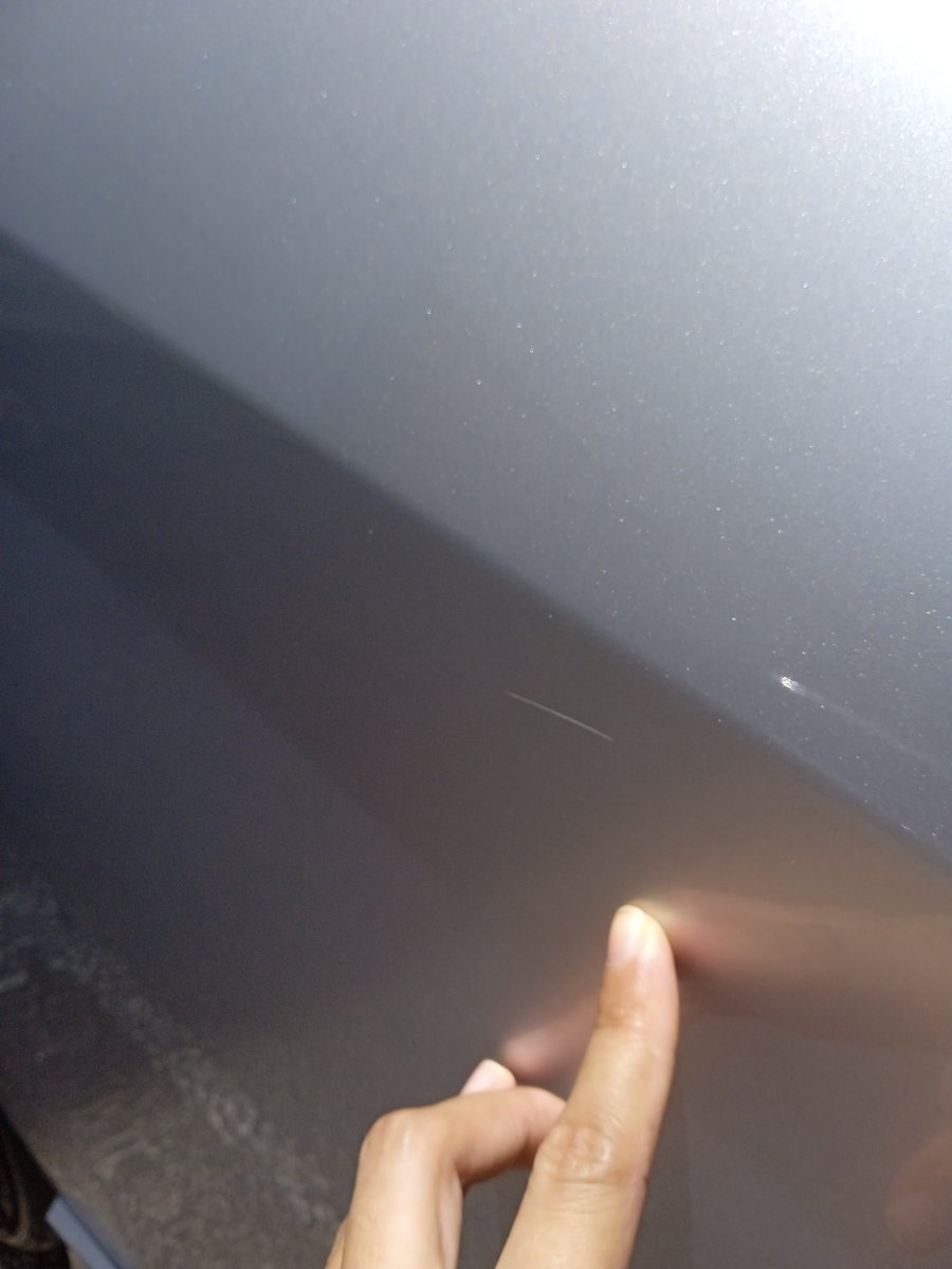 _nffaa's tweet photo. Ada org sengaja buat scratches semua ni. How to hilangkan dia? https://t.co/sjyQunUzez