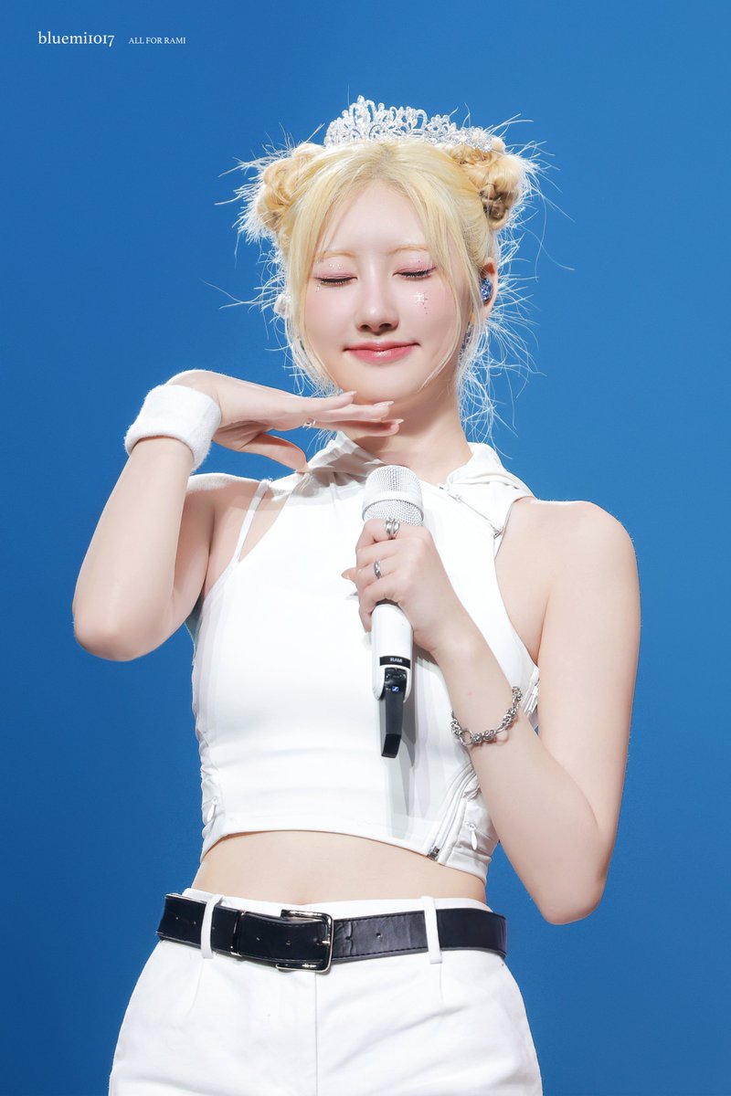 bluemi_rami's tweet photo. 240811 Seoul

자 체 발광✨

#RAMI #BABYMONSTER 
#라미 #베이비몬스터 https://t.co/PODFf0Ijed