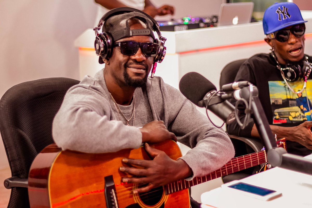 JabirSaleh's tweet photo. #Mandojo alikua fasta sana na Gitaa ,papo kwa hapo anacharaza yani 💔
Nb: hapa tukijadili kuhusu Nihukumu mola ya kwao Vs Sexual Healing ya Marvin Gaye
Hii intvw iko you tube “kuvifacts”
#theclassicefmnamandojonadomokaya3 https://t.co/EzZqEeEKOA
