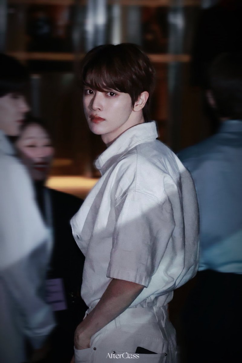 csttddk's tweet photo. 루이비통 성찬 영원히 못 잊음 https://t.co/eBMCsox6Je