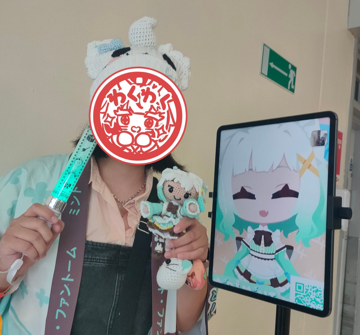 lyriasshin's tweet photo. I forgot to thank her for liking and using my art i was too nervous and in the verge of tears but thank you Minto for coming to europe and doing an unofficial meet and greet!!! My biggest dream came true😭🙏🙏🙏
#MintUK #VeXpo2024 https://t.co/tk3jDG2pBV