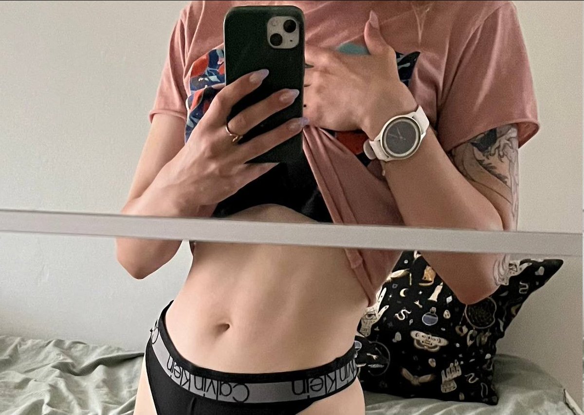 am I finally starting to develop abs??? PLZ???
