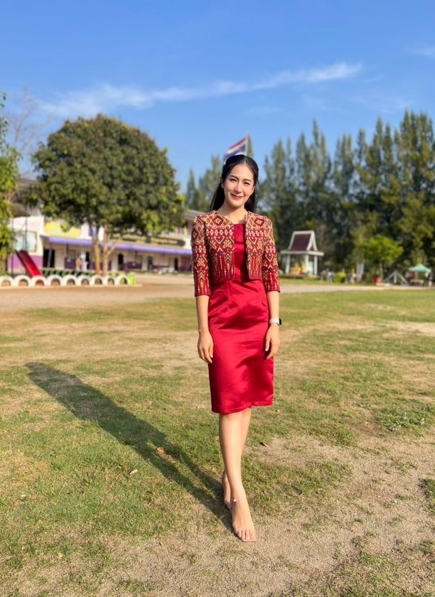 จะถูกจะแพง  ต้องแดงไว้ก่อน  😋
#ครูโสด   #ครูราชการ #นายกรัฐมนตรี #จูดี้