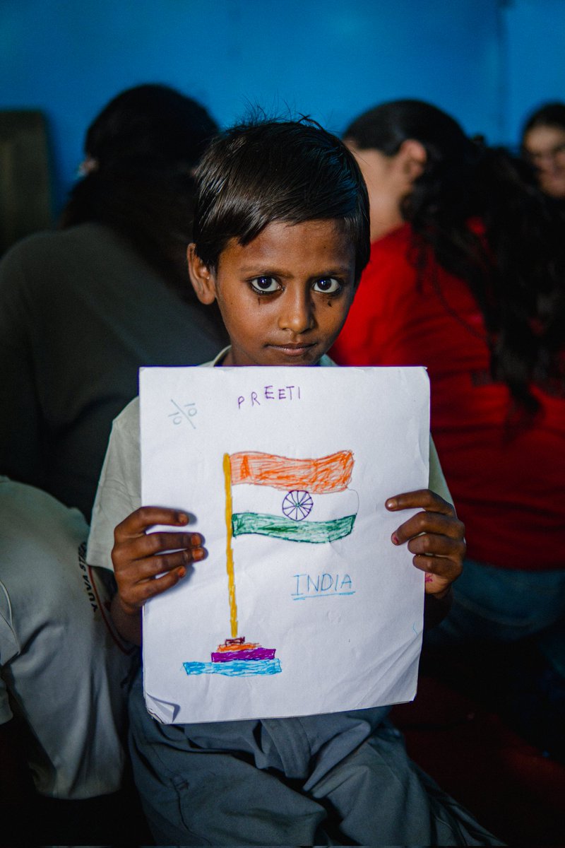 Paras7865's tweet photo. "Celebrating Independence Day by spreading joy and hope with these incredible kids. Every smile is a reminder of the freedom we cherish and the difference we can make together. ✨ #IndependenceDay #Viksit_Bharat #hamaraamissiondignity

@HamaraaMission
@PMOIndia
@PadhegaIndia_ https://t.co/ciyTfhhh1Y