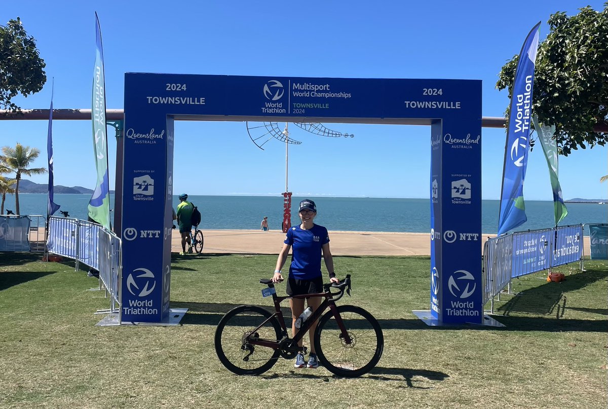 Quick journey to the other side of the world for a bit of run-bike-run fun 🇦🇺 racing 9:55am local time tomorrow 
🏃🏻‍♀️🚴🏻‍♀️🏃🏻‍♀️  (also how BEAUT is Australia, already scoping out future work places 👀)