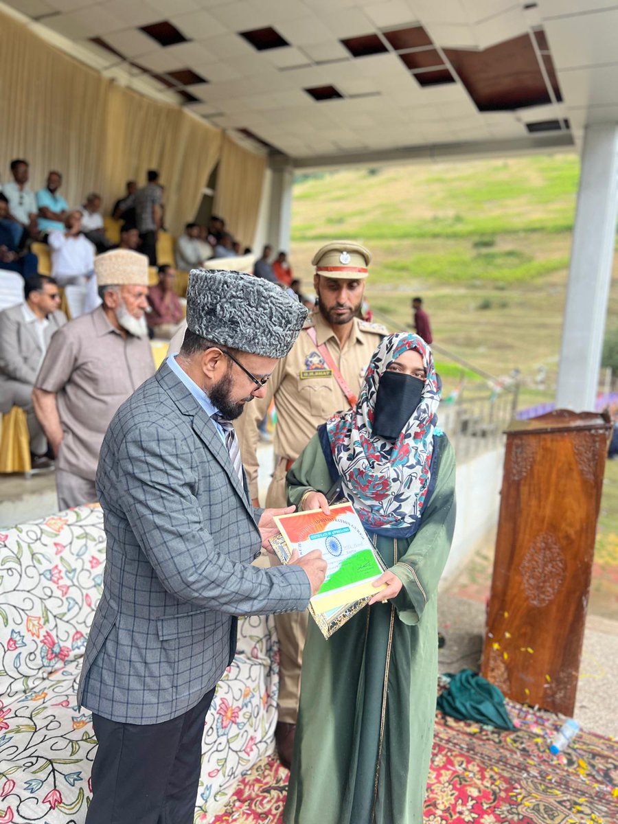 ShaheenSpeaks70's tweet photo. Heartiest cong to my classmate  @Yasira_munawar for rcving Dist &amp; Sub Div Level award from @SdmGurez on 78th Indp Day in #GurezValley for her outstanding contrb during Loksabha 2024 elec @MobinaNabi @JKPSCLecturers @Ajazdar964 @Samoonirshad2 @ersajadbhat @BeingTribe https://t.co/ETYa3JP5MF
