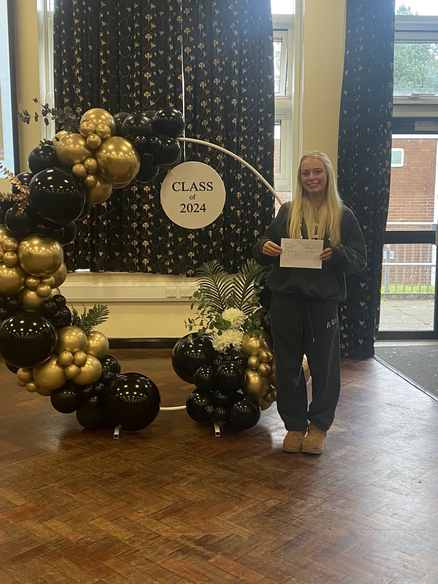 <a href="/UniversityLeeds/">University of Leeds</a> Erinn Cain, 18, has got into <a href="/OfficialUoM/">The University of Manchester</a> with an A*. She’s going to be studying educational psychology and is ‘so happy’! Well done🎉