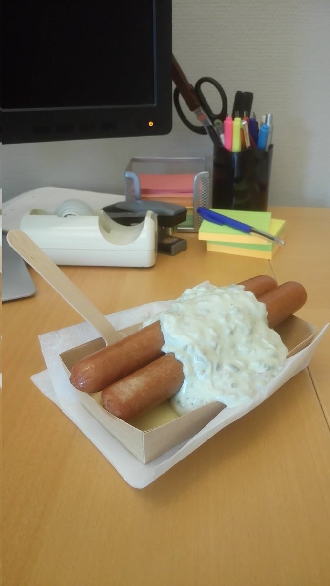 SwedishGamester's tweet photo. It's #LunchTime in #TheOffice but I didn't bring anything with me to eat today so walked to the #kiosk and got myself a #mosbricka! It's not the most #nutritious meal one can have, but it's #PrettyGood! 😋 https://t.co/8RZ5qPJHPC