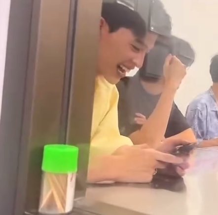 ppnarawinz's tweet photo. ปภวนั่งติดกัน 🧡🤍

#ppnaravit #phuwintang #ปอนด์ภูวินทร์ https://t.co/pAQOaGdZDL