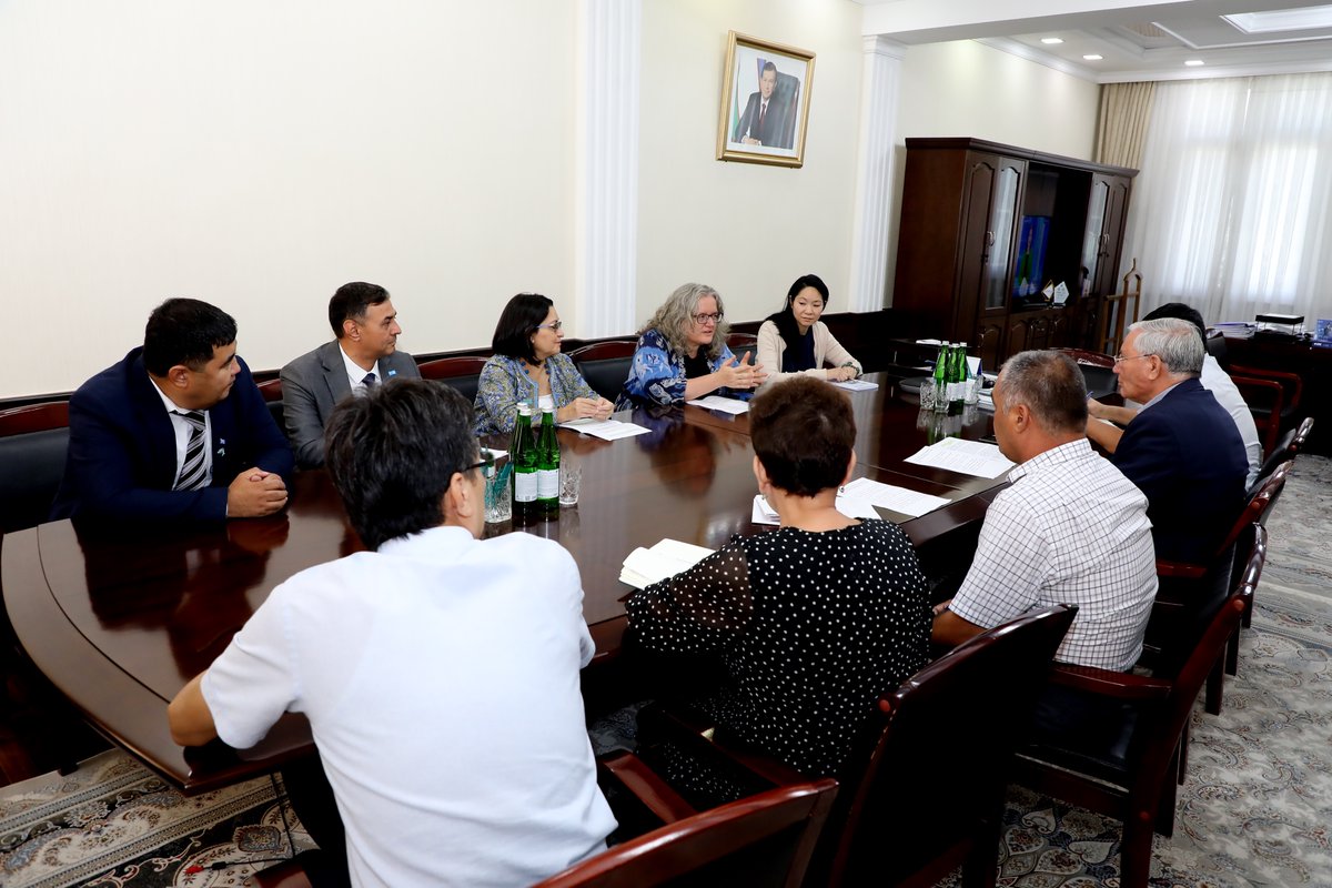 UN_AralSeaFund's tweet photo. 🤝 The UN in 🇺🇿 led by Resident  Coordinator, Sabine Machl, met with Farkhod Ermanov, Chairman of the Council of Ministers of Karakalpakstan in Nukus. They agreed to continue efforts in supporting climate resilience development in the Aral Sea Region. 🌍 #ClimateChange #AralSea https://t.co/XEpSElgnC7