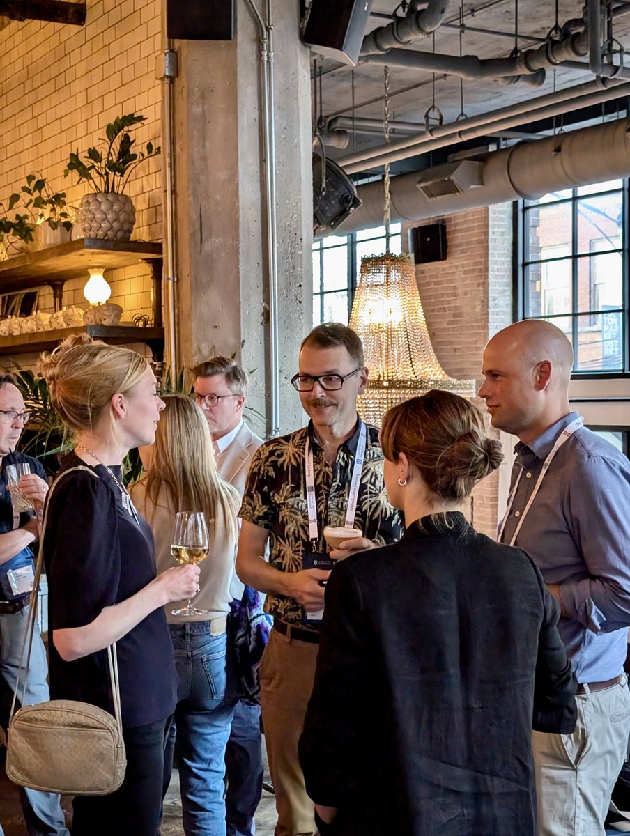 The House of Innovation hosted an event in Chicago for SSE alumni and academic friends attending the annual Academy of Management meeting this August. The dinner event took place in West Loop, a hub of gastronomy, art, and music in central Chicago.