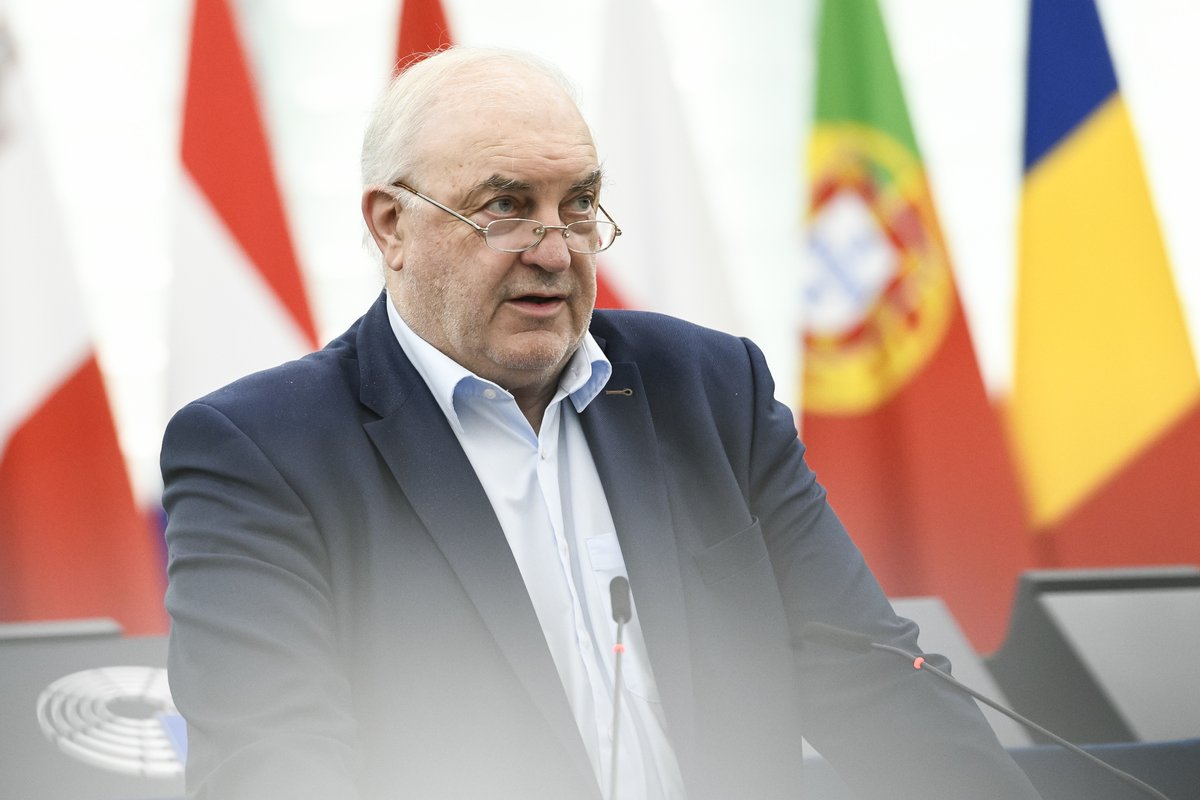 🔍 Spotlight on Luxembourg!

With an extensive career focusing on the fight for human rights, <a href="/CharlesGoerens/">Charles Goerens</a> is leading our member <a href="/dp_lu/">Demokratesch Partei</a> in the European Parliament 🇱🇺 bit.ly/4fnIPTW