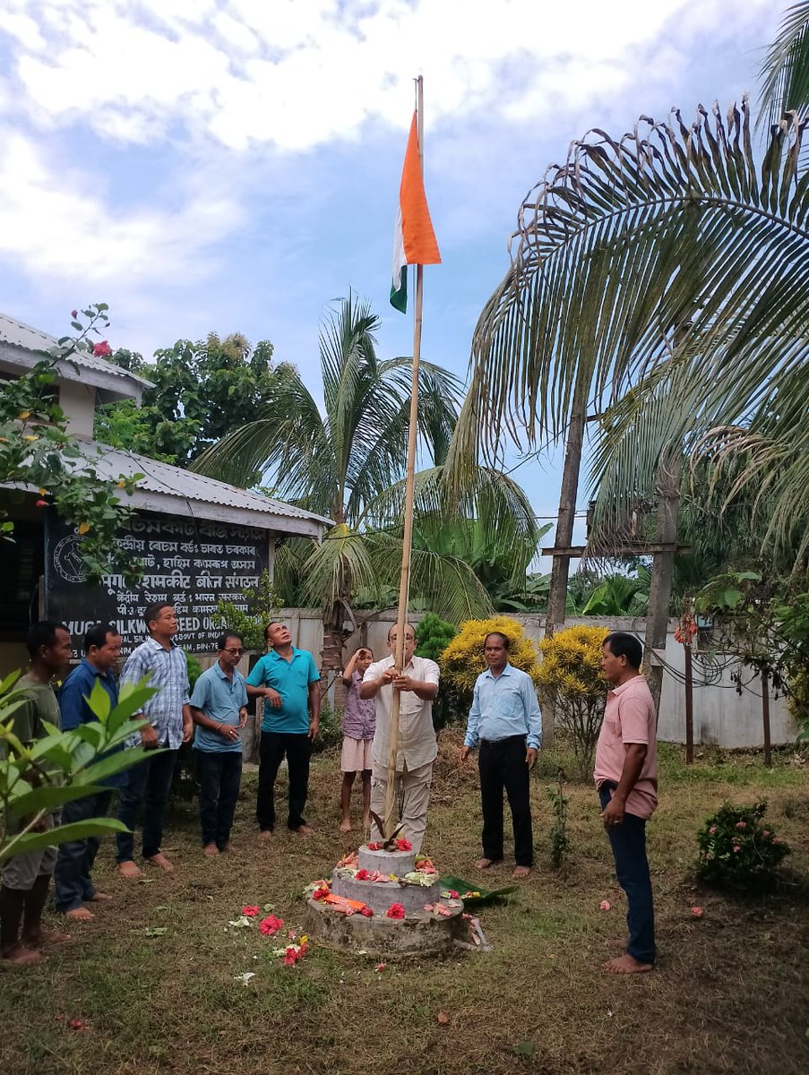 P3Hahim's tweet photo. For national pride and unity, P3 Unit, Hahim hoisted TRICOLOUR on 78th Independent Day. https://t.co/c2YnhcRrlV