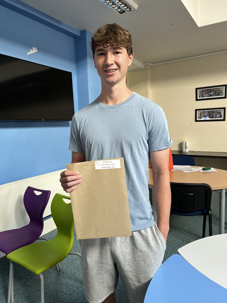 geeharland's tweet photo. A triple A* for Louis in chemistry, biology, and maths! 

He’s still deciding between an internship, a gap year or university - the world is your oyster Louis, well done! 🥳💫 https://t.co/aSaVL5A5lB