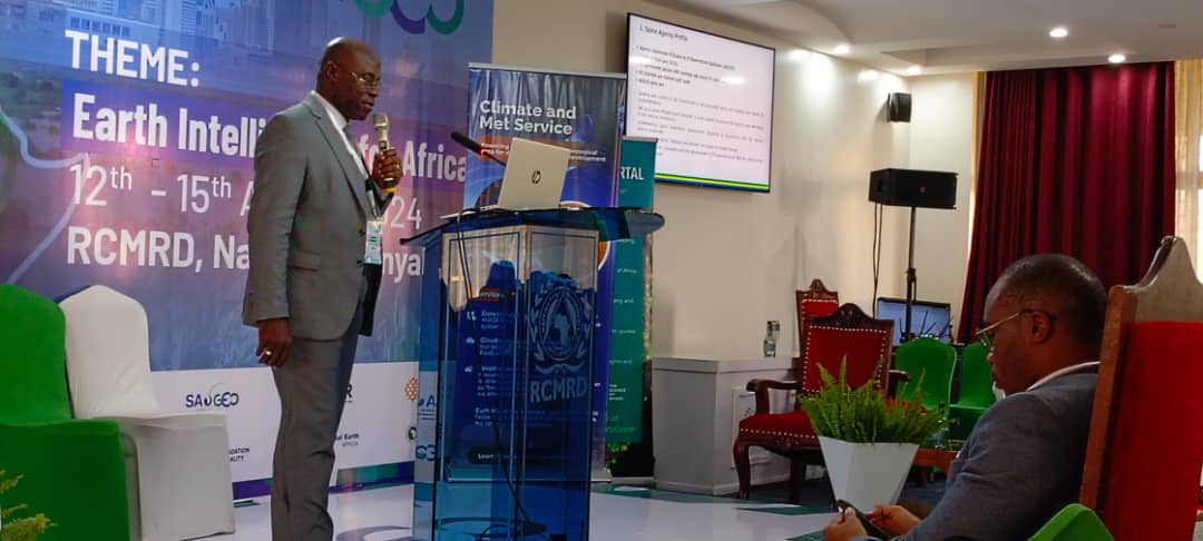 AGEOS5's tweet photo. 🌍 L'AGEOS a  présenté ses initiatives en gouvernance géospatiale, planification de la terre et gestion durable des forêts lors de la session #Biodiversité au #AfriGEO2024. Fier de contribuer à un avenir durable pour l'Afrique ! 🌱 #Environnement #DéveloppementDurable #AGEOS https://t.co/lGVD0OhRVf