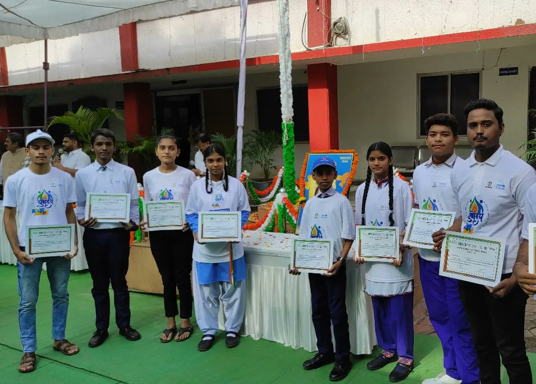 YuvodayDurg's tweet photo. "On the occasion of 15th August,  #YuvodayaVolunteers were honored by the district administration. This recognition stands as a testament to their dedication, hard work, and commitment to serving the community. Jai Hind!"
#YuvodayDurg 

@ChhattisgarhCMO @DPRChhattisgarh @DurgDist https://t.co/8ot1JvRbHu