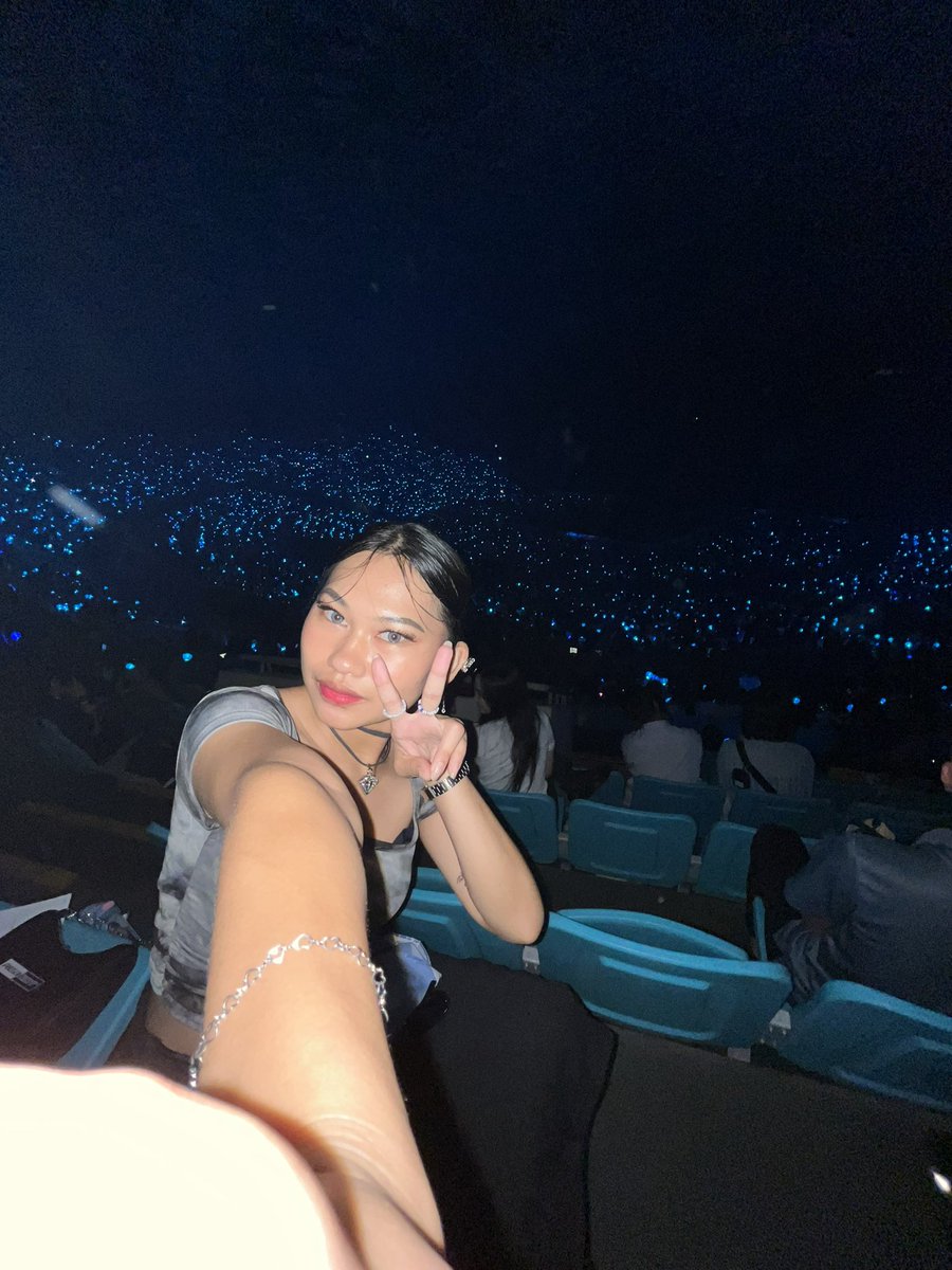 rinamarish's tweet photo. first, let me show how happy iam🥰 feel blessed Thank You Jesus, to always lead my way🥰🥰🥰😭 https://t.co/O4SDAacYWu