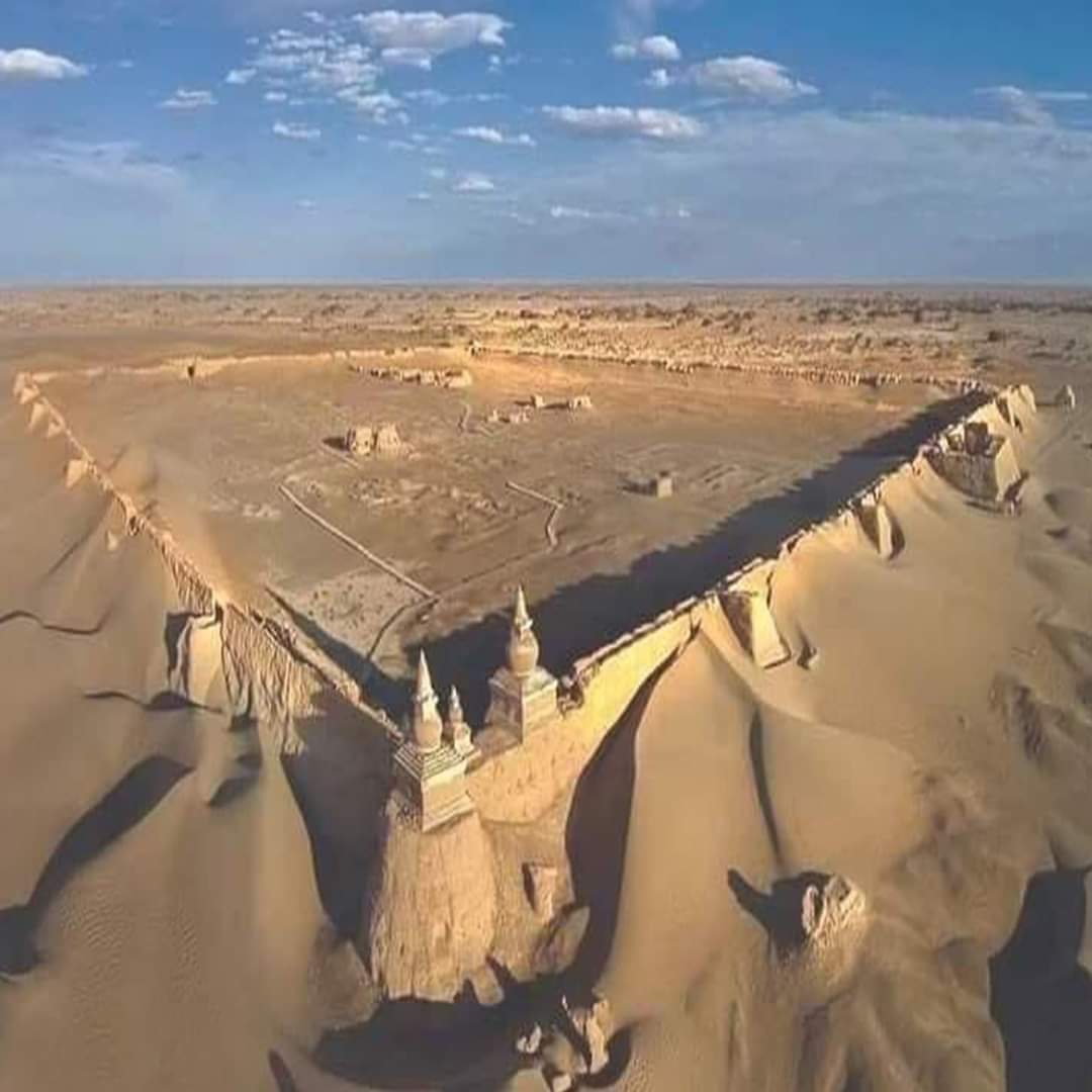Dr_TheHistories's tweet photo. Tucked away in the sands of western Inner Mongolia, China, lie the haunting ruins of Khara Khoto, also known as the "Black City." 

Founded in 1032, this place was once a bustling trading hub along the Silk Road. But by the late 14th century, it mysteriously fell silent, possibly due to warfare or a diverted water source. Buried under sand for centuries, Khara Khoto was rediscovered in the early 20th Century, and with it came a trove of fascinating artifacts—religious texts, artwork, and everyday items that give us a peek into the life of this long-lost city.

#drthehistories