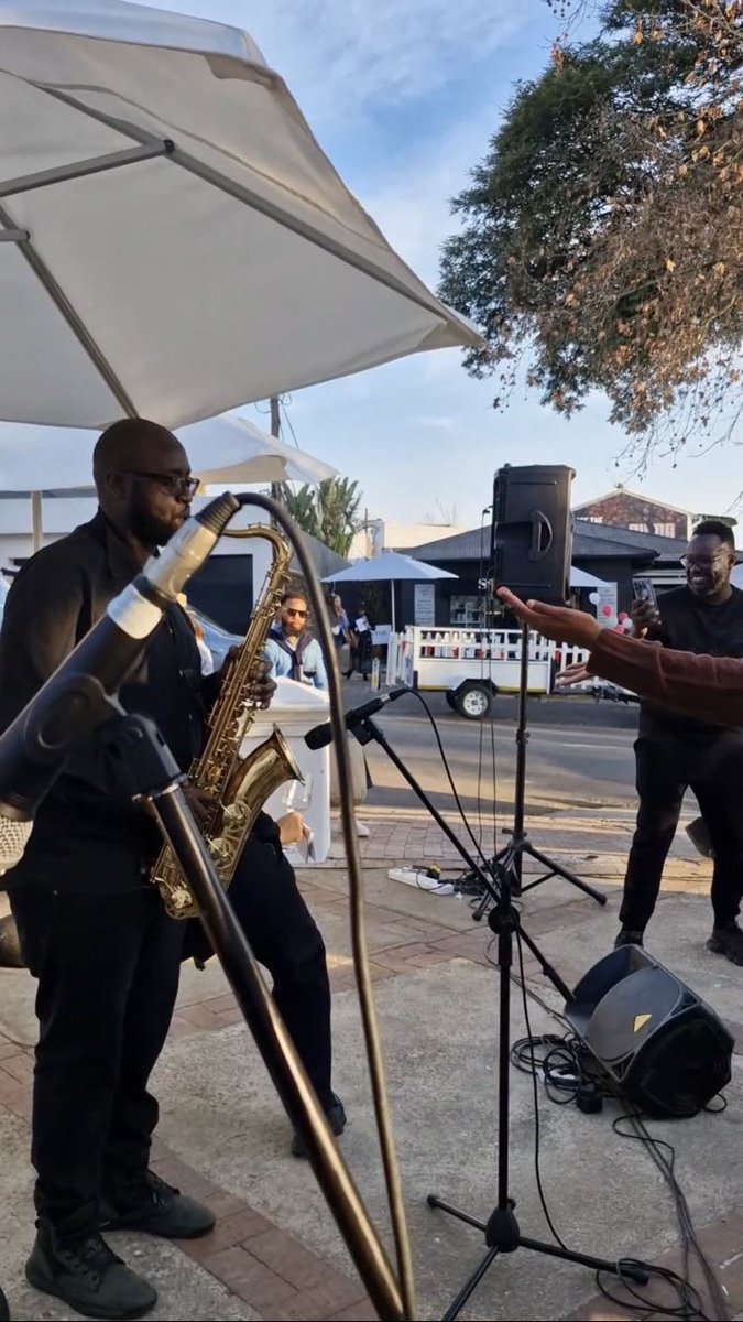 Sooo…This happened to me at one of our gigs🤣🤷🏿‍♂️ Caption this for 10 marks 🤣🤣