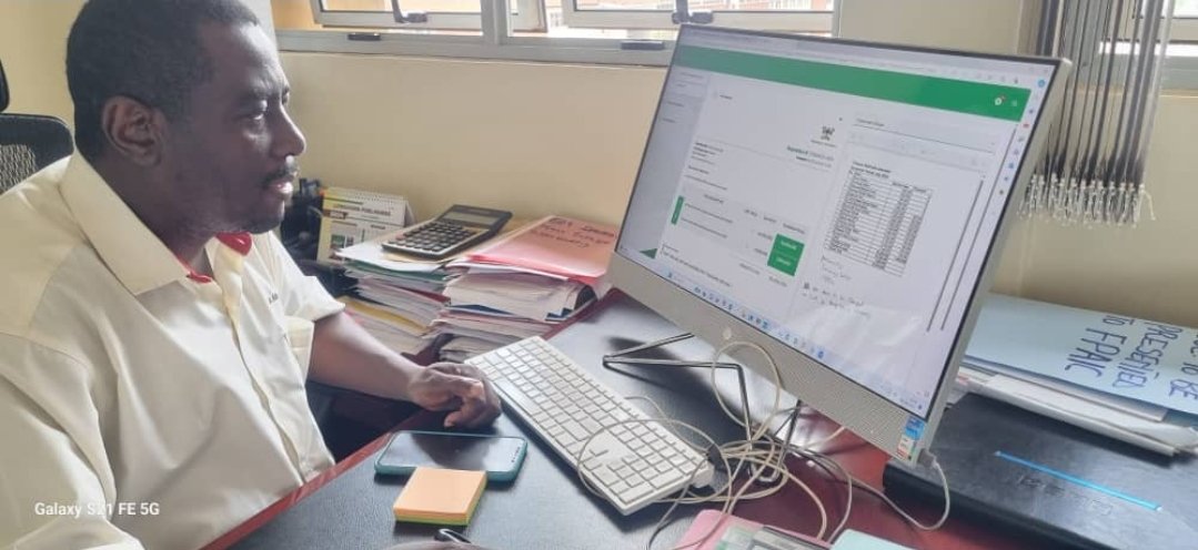 DICTSMakerere's tweet image. The @Makerere #MakFMS system for financial management that was recently launched is now fully operational.
In the picture, The University Bursar, Evarist Bainomugisha is sanctioning the first requisition online on the MAK FMS system.
#DigitalAgenda #GreenComputing